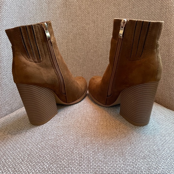 Catherine Malandrino 6.5 brown suede ankle boots booties shoes heels boho - Picture 4 of 10